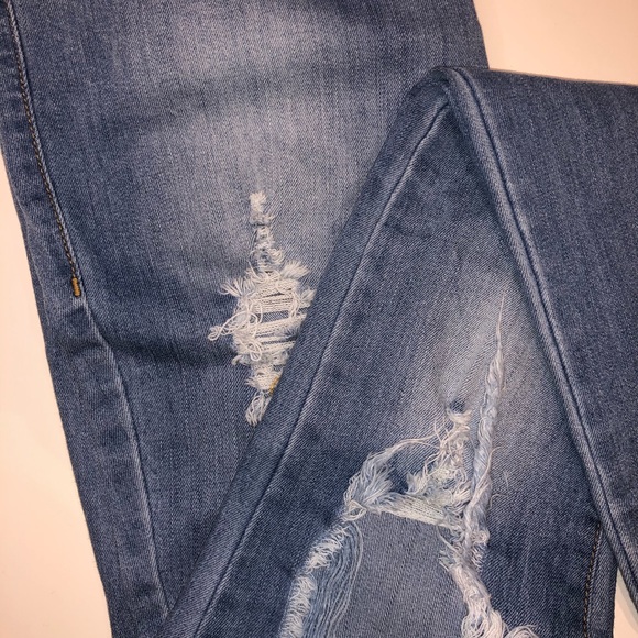 Ripped Highwaisted Skinny Jeans - Picture 2 of 2